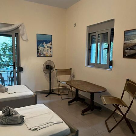 Riviera Rooms Sarandë Exteriör bild