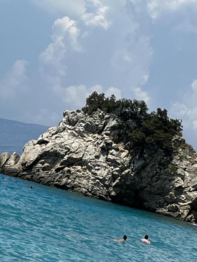 Riviera Rooms Sarandë Exteriör bild