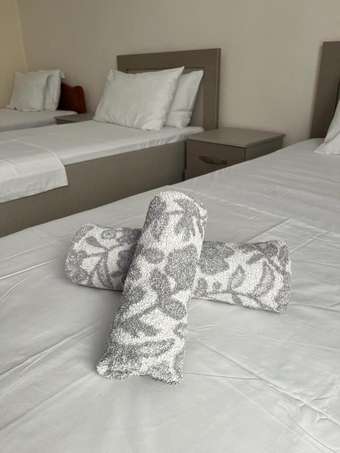 Riviera Rooms Sarandë Exteriör bild