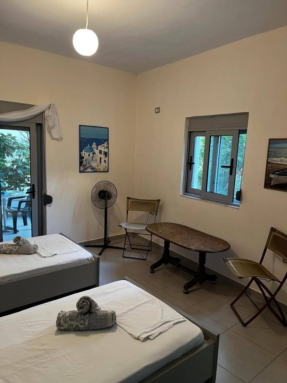 Riviera Rooms Sarandë Exteriör bild