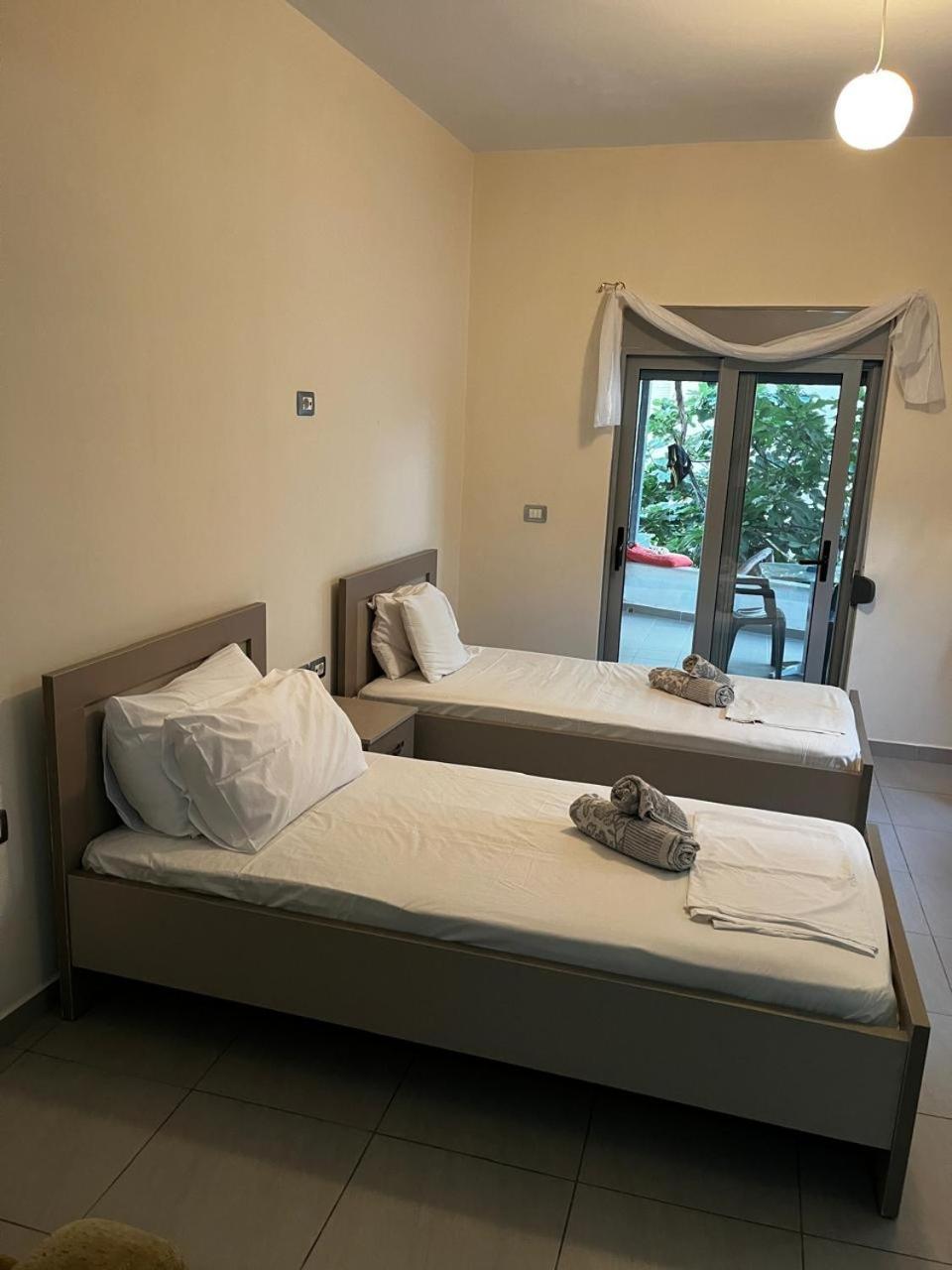 Riviera Rooms Sarandë Exteriör bild