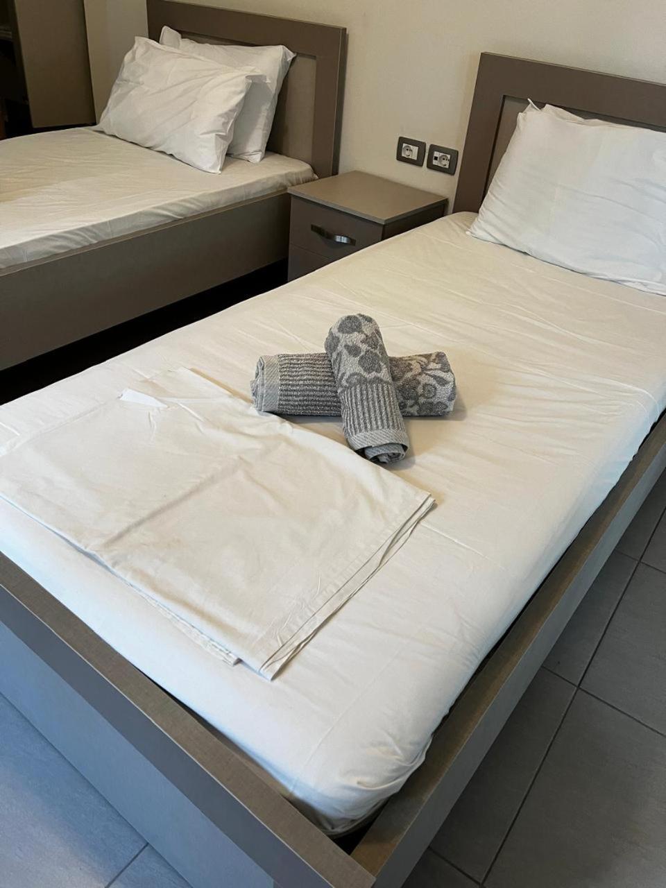 Riviera Rooms Sarandë Exteriör bild